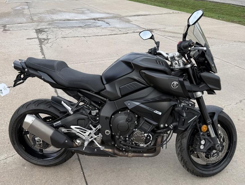 2019 Yamaha MT-10 Motorcycle / Scooter