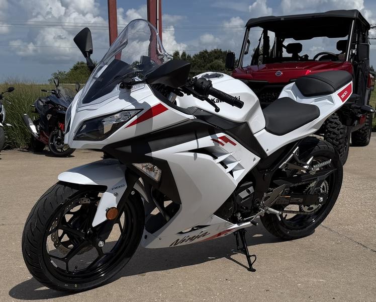 2026 Kawasaki Ninja 300 ABS Motorcycle / Scooter