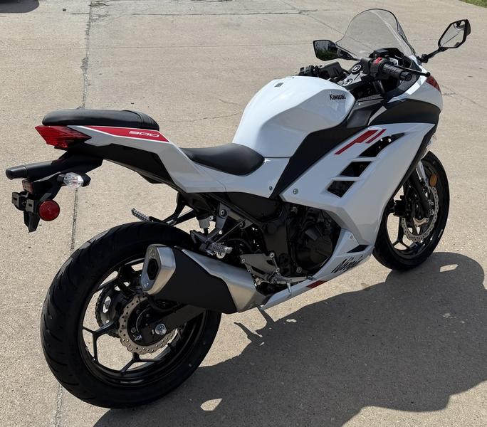 2026 Kawasaki Ninja 300 ABS Motorcycle / Scooter