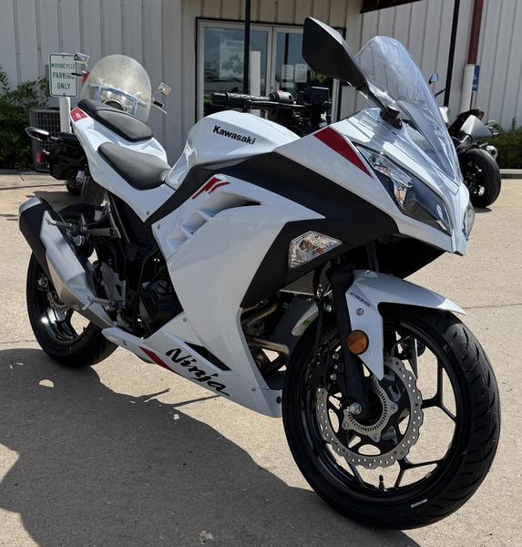 2026 Kawasaki Ninja 300 ABS Motorcycle / Scooter
