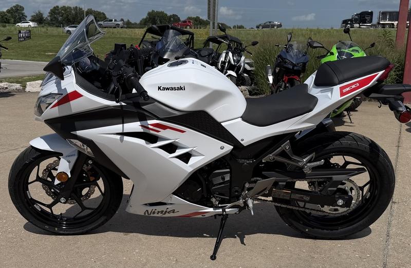 2026 Kawasaki Ninja 300 ABS Motorcycle / Scooter