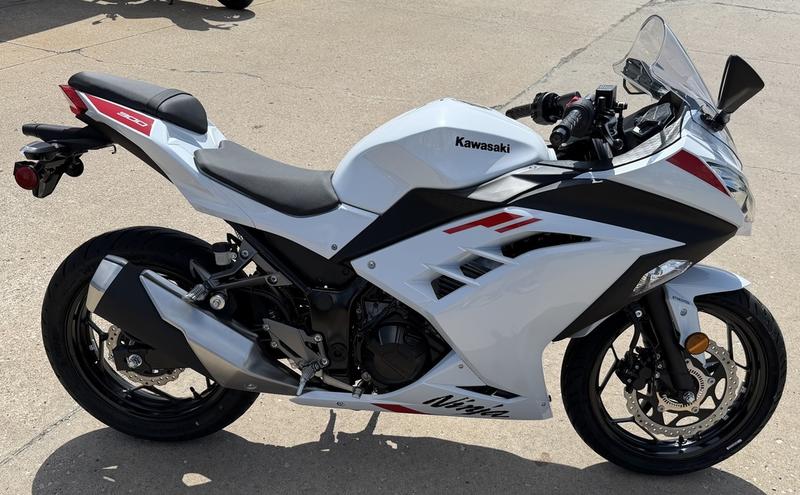 2026 Kawasaki Ninja 300 ABS Motorcycle / Scooter