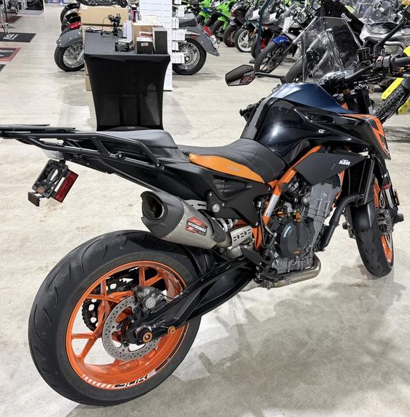 2023 KTM 890 Duke R Motorcycle / Scooter