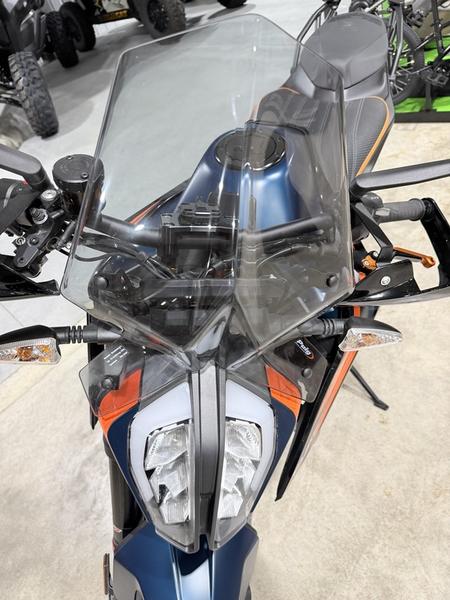 2023 KTM 890 Duke R Motorcycle / Scooter
