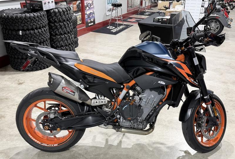 2023 KTM 890 Duke R Motorcycle / Scooter