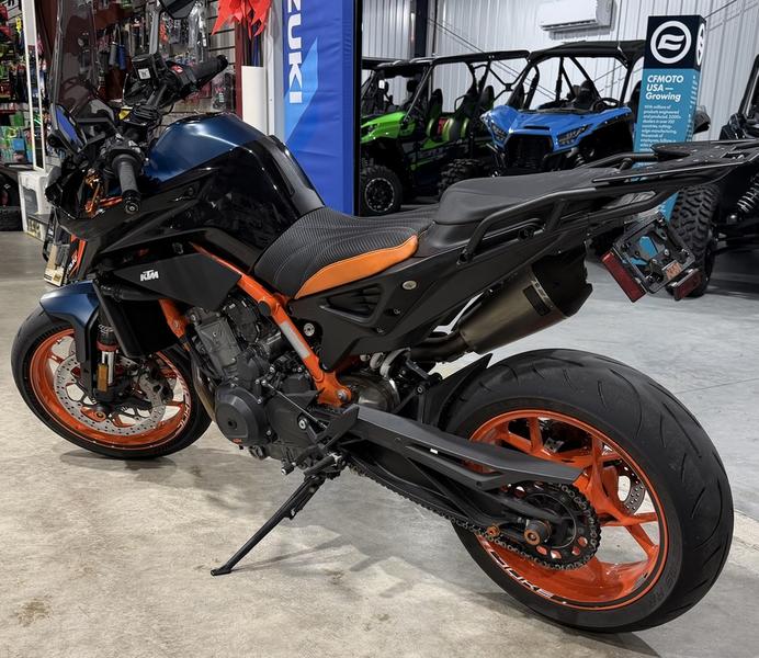 2023 KTM 890 Duke R Motorcycle / Scooter