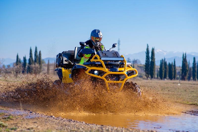 You are currently viewing Tips for Riding a Powersports Vehicle in Hot Weather