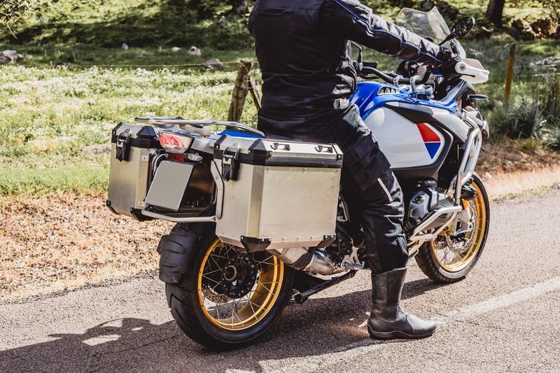 You are currently viewing Budget Travel Guide for Motorcycle Enthusiasts